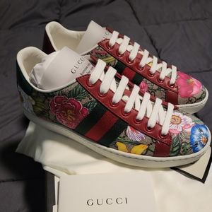 Sold‼️Gucci Ace Flora Supreme GG